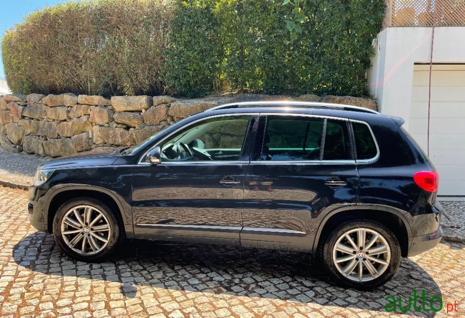 2015' Volkswagen Tiguan photo #1