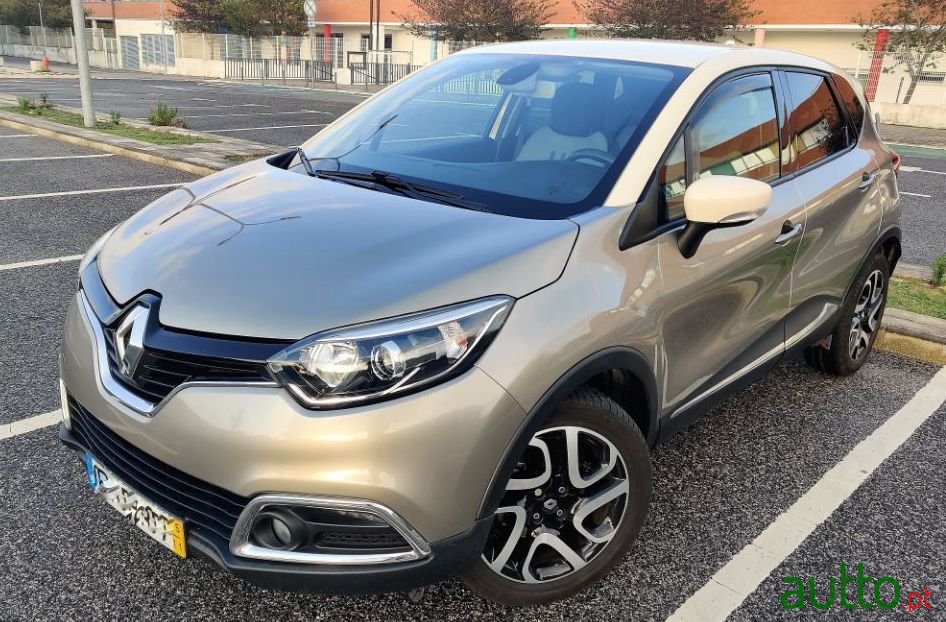 2015' Renault Captur photo #3