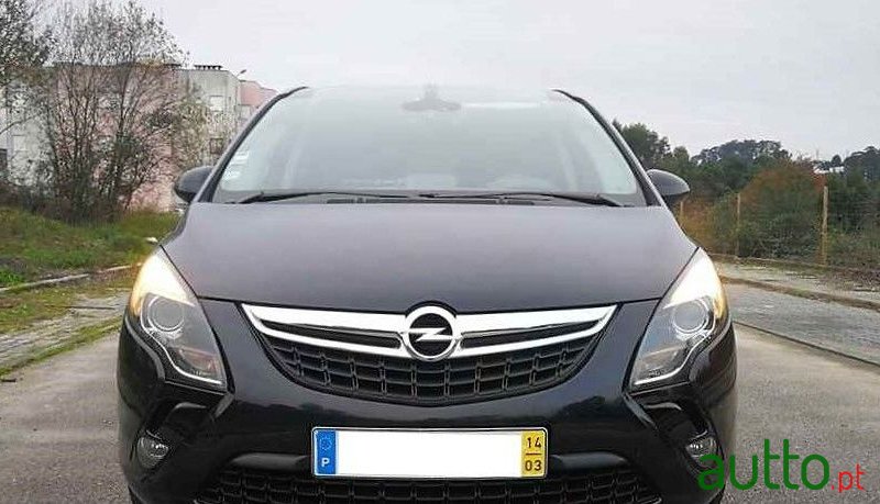 2014' Opel Zafira photo #3