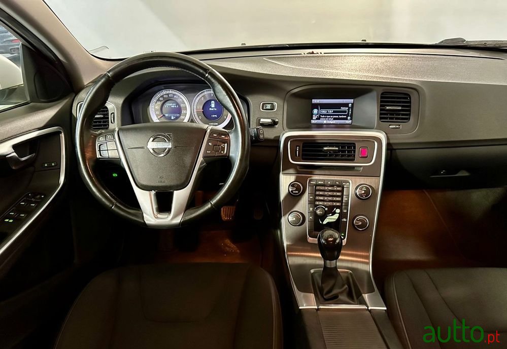 2011' Volvo V60 photo #2