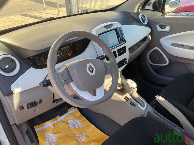 2019' Renault Zoe photo #2