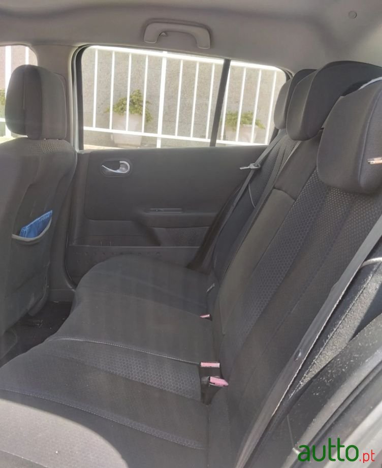 2004' Renault 4 photo #5