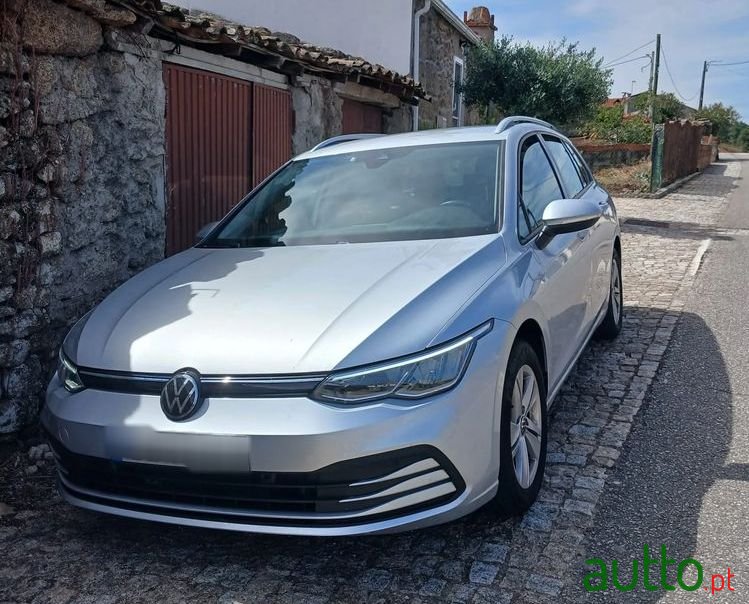 2023' Volkswagen Golf Variant photo #1