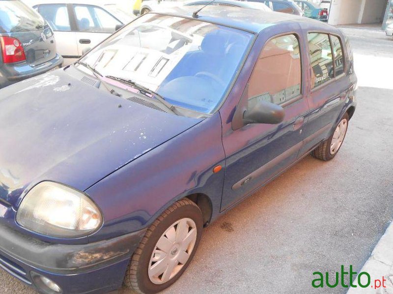 1999' Renault Clio 1.2 RT photo #1