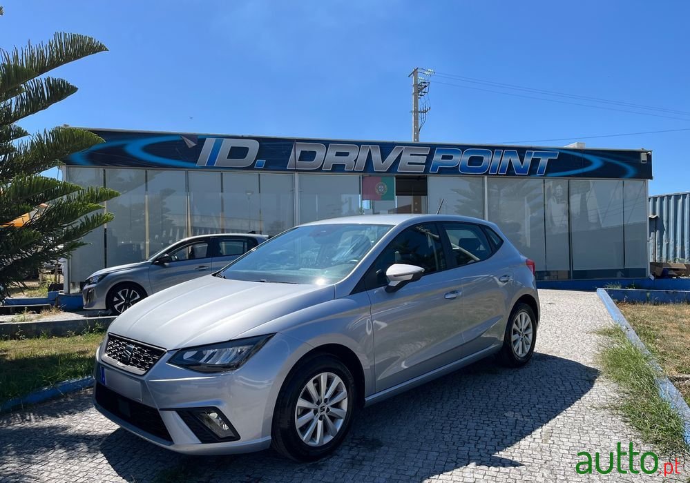 2024' SEAT Ibiza 1.0 Tsi Style Dsg photo #1