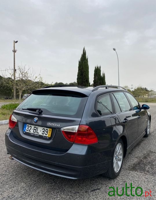 2006' BMW 320 photo #3