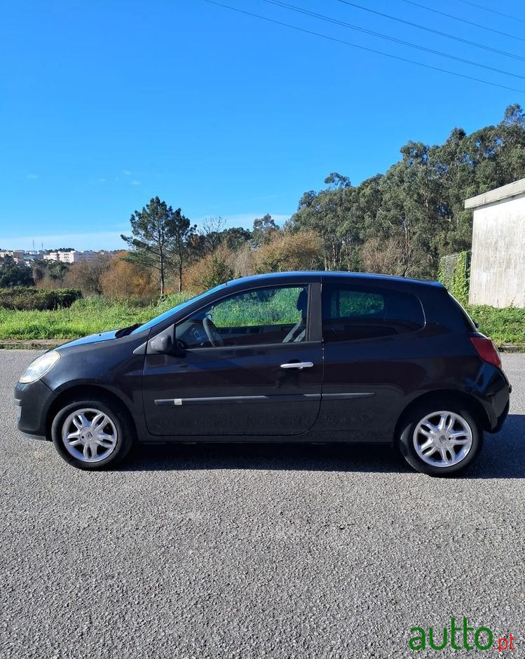 2007' Renault Clio 1.5 Dci Dynamique photo #5