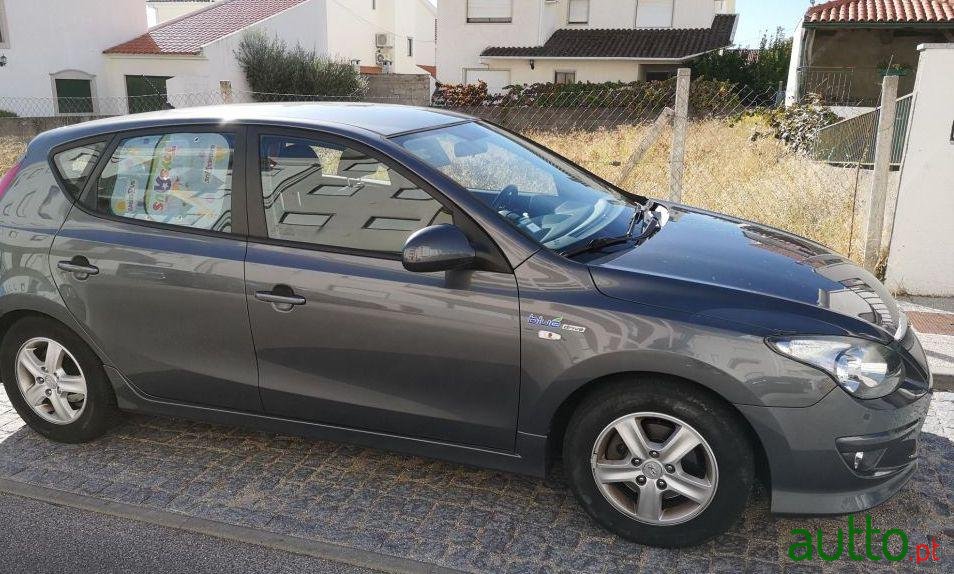 2010' Hyundai I30 Blue Confort photo #2