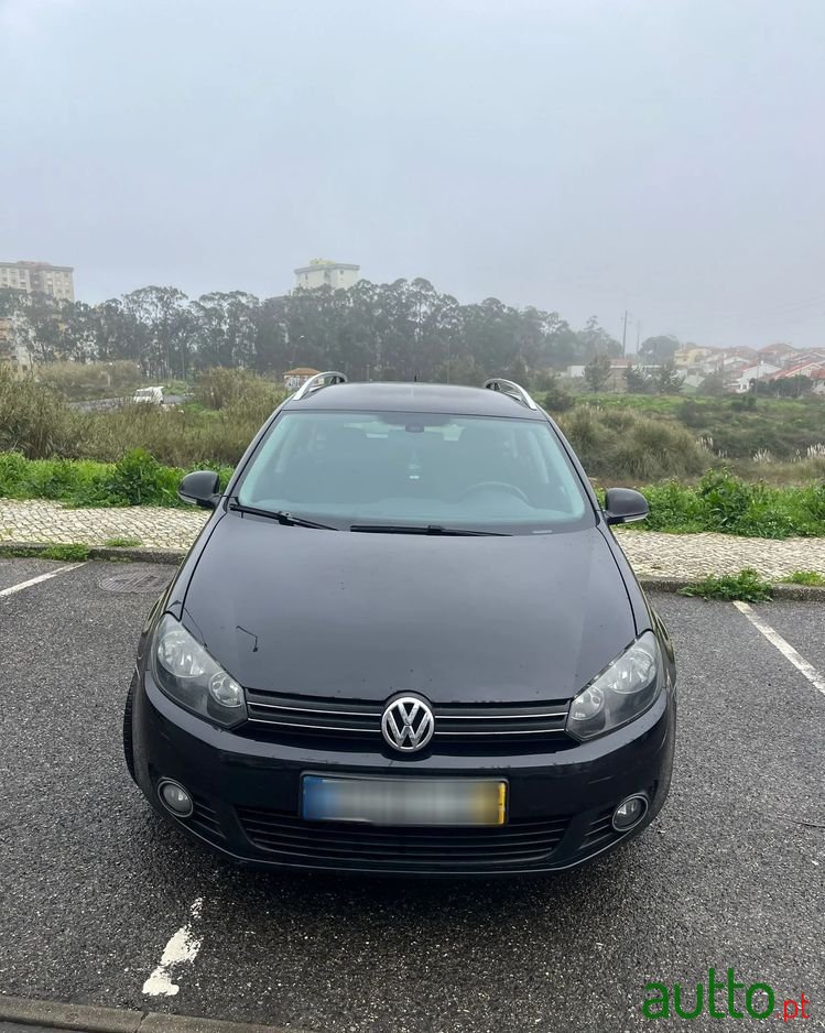 2011' Volkswagen Golf Variant photo #2