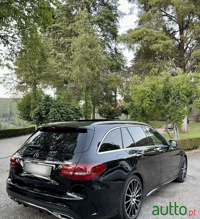 2019' Mercedes-Benz C 300 De Amg Line photo #4