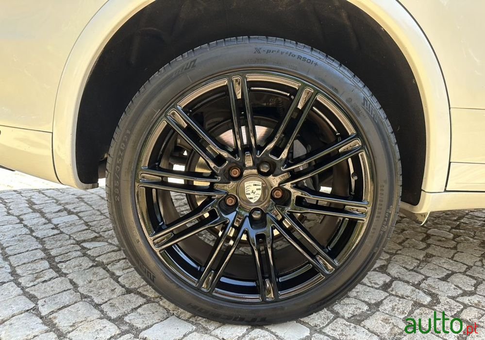 2010' Porsche Cayenne Diesel Tiptronic S photo #6