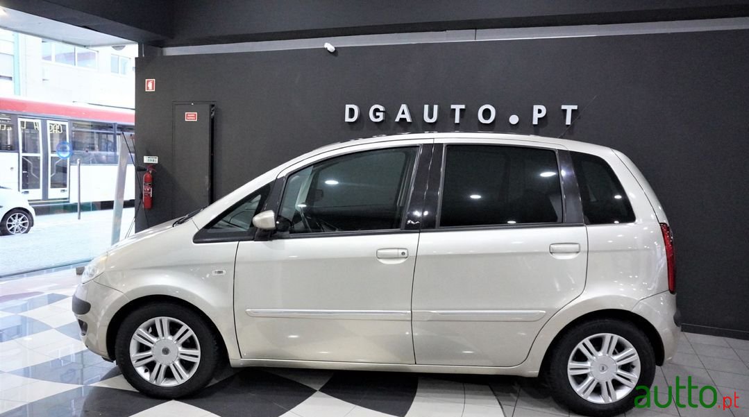 2006' Lancia Musa photo #3