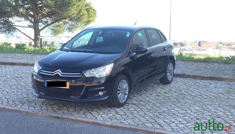 2011' Citroen C4 photo #1