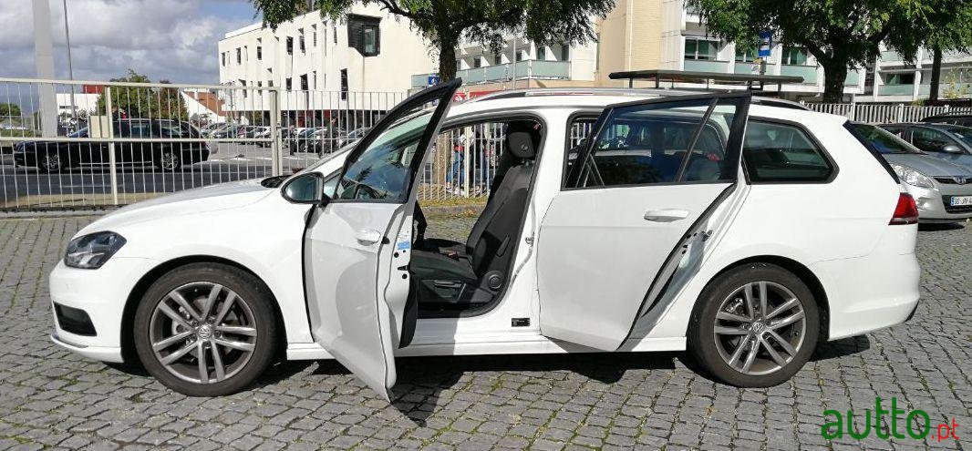 2016' Volkswagen Golf Variant photo #1