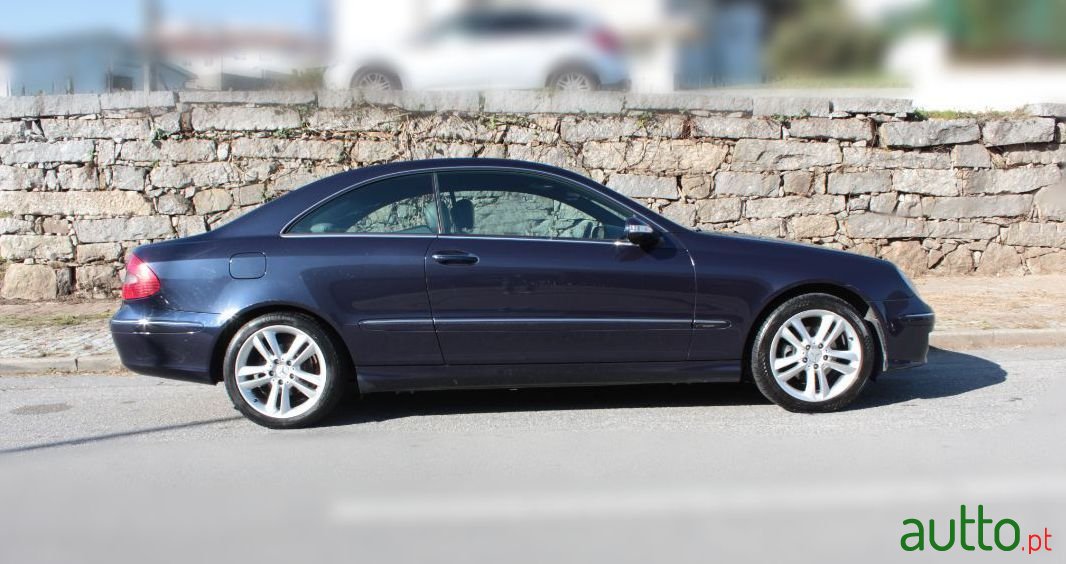 2005' Mercedes-Benz Clk-200 photo #1