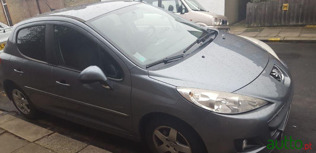 2010' Peugeot 207 photo #1