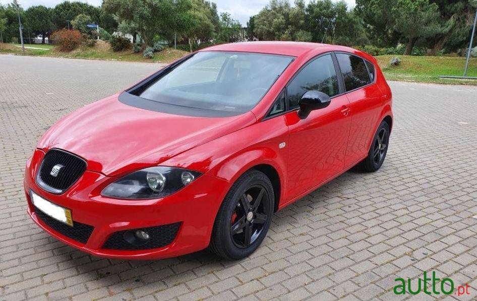 2011' SEAT Leon photo #2