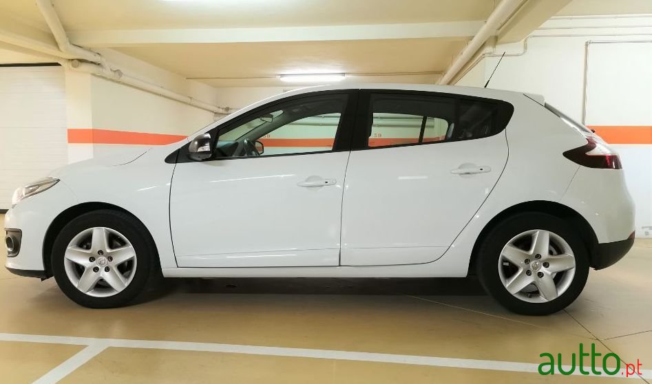 2015' Renault Megane photo #2