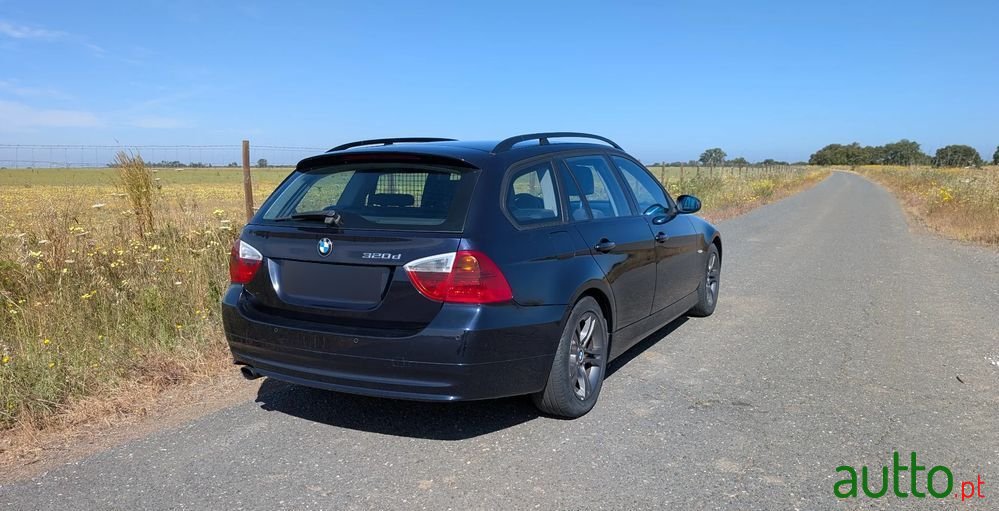 2008' BMW Série 3 D Touring photo #2