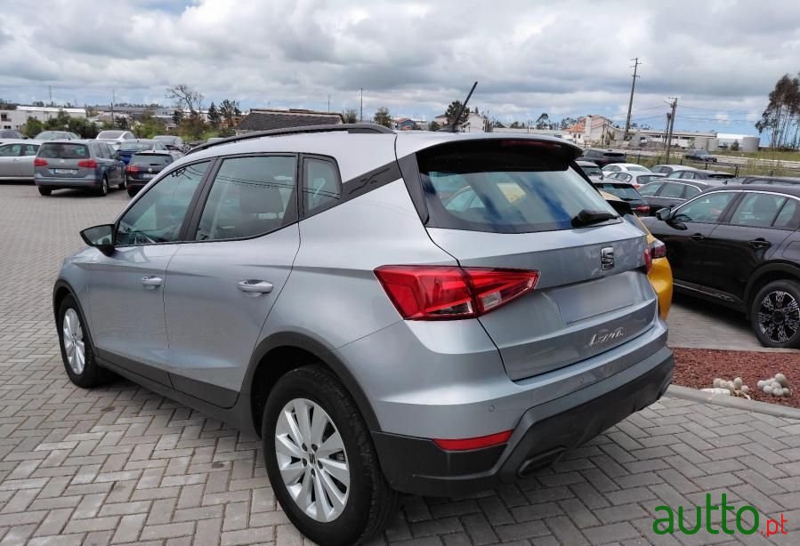2024' SEAT Arona 1.0 Tsi Style Dsg photo #2