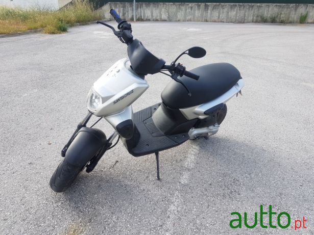 2001' Yamaha Slider photo #1