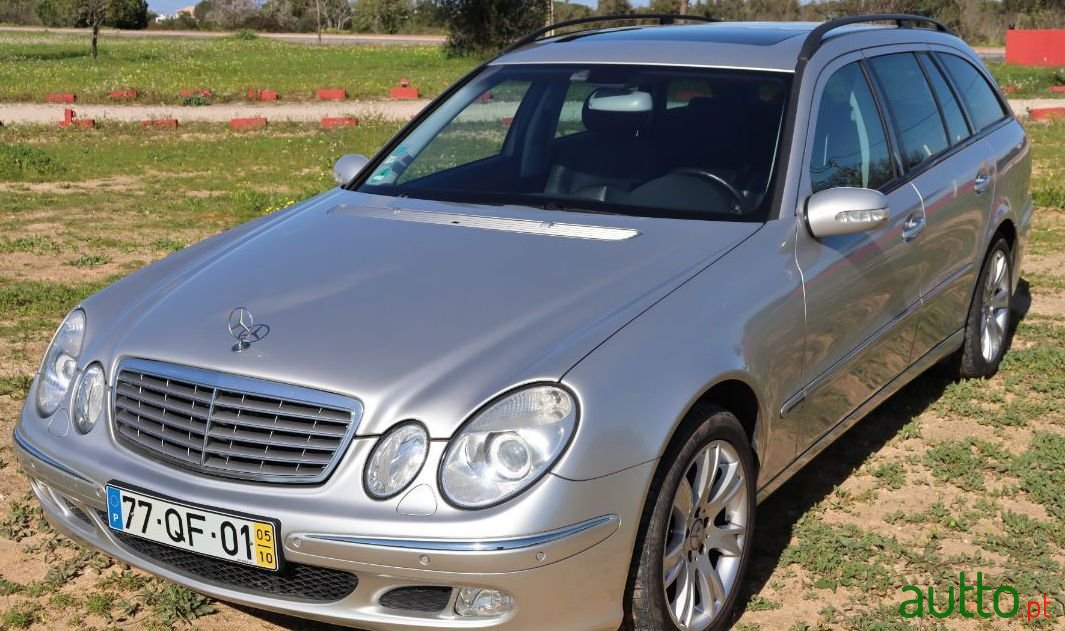 2005' Mercedes-Benz E-320 photo #3