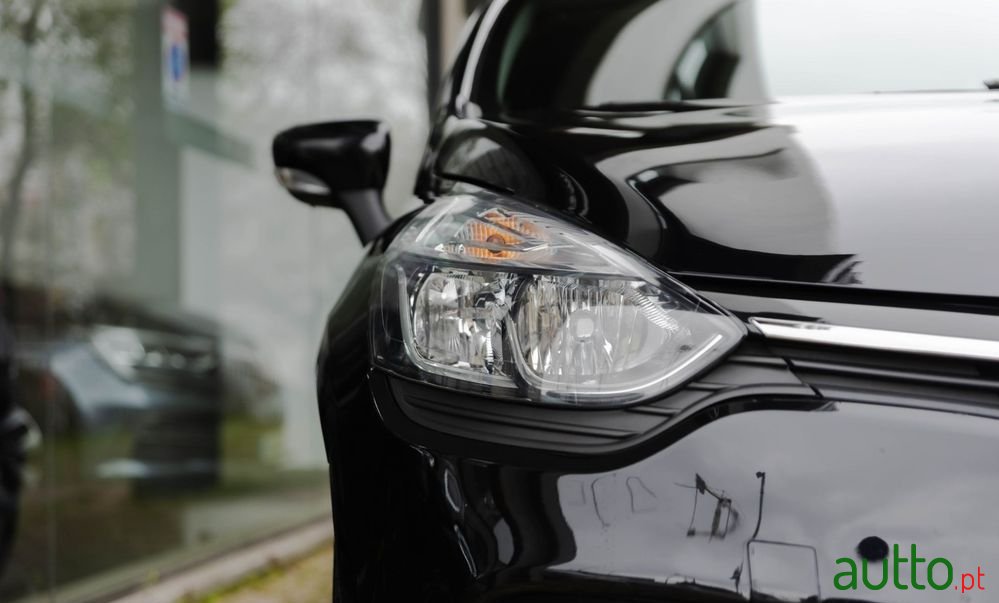 2019' Renault Clio photo #6