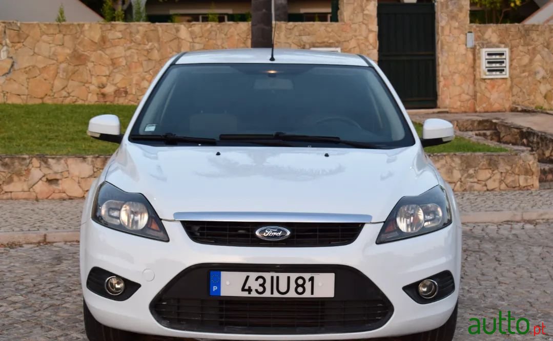 2010' Ford Focus photo #2