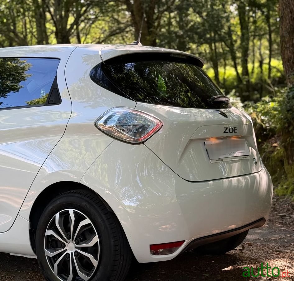 2013' Renault Zoe photo #5