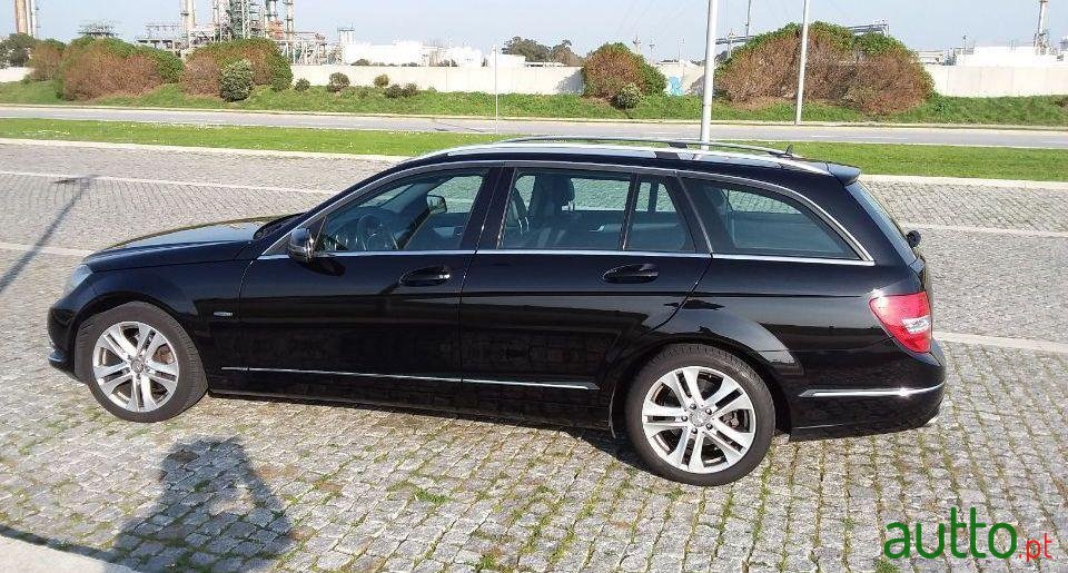 2012' Mercedes-Benz C-220 Avantgarde photo #2