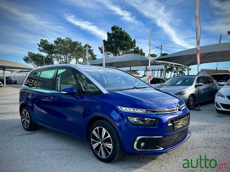 2017' Citroen C4 Grand Picasso photo #3