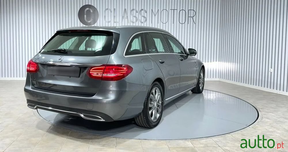 2017' Mercedes-Benz Classe C photo #6