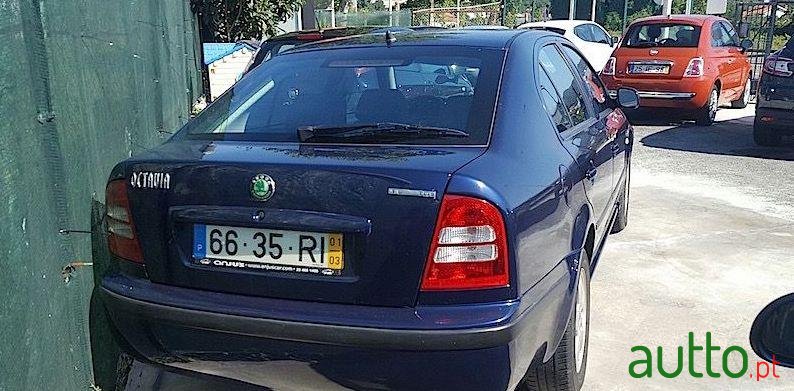 2001' Skoda Octavia Ambiente photo #2