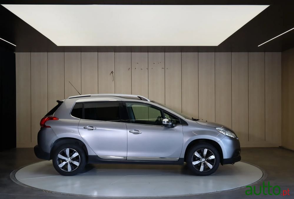 2014' Peugeot 2008 photo #6