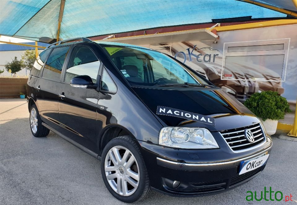 2009' Volkswagen Sharan photo #6