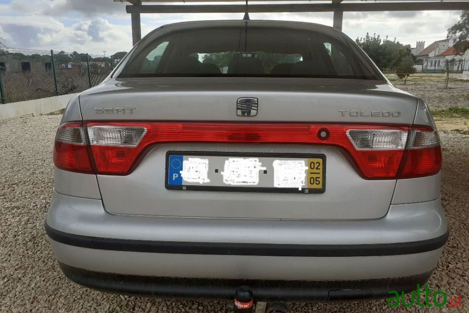 2002' SEAT Toledo photo #1