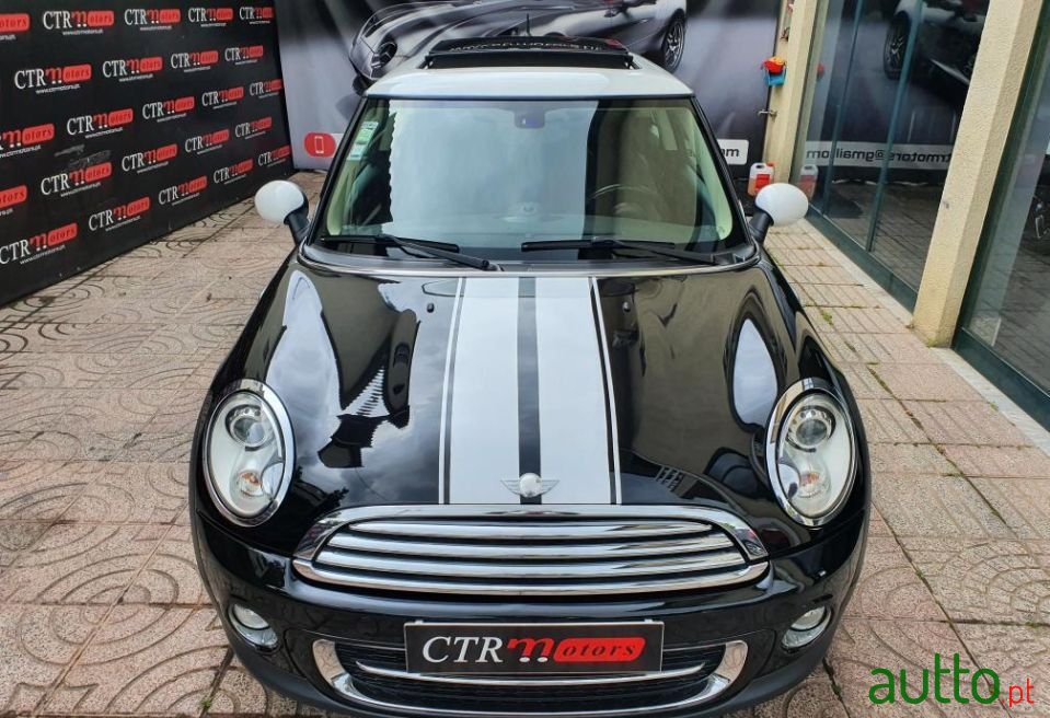 2011' MINI Cooper photo #5