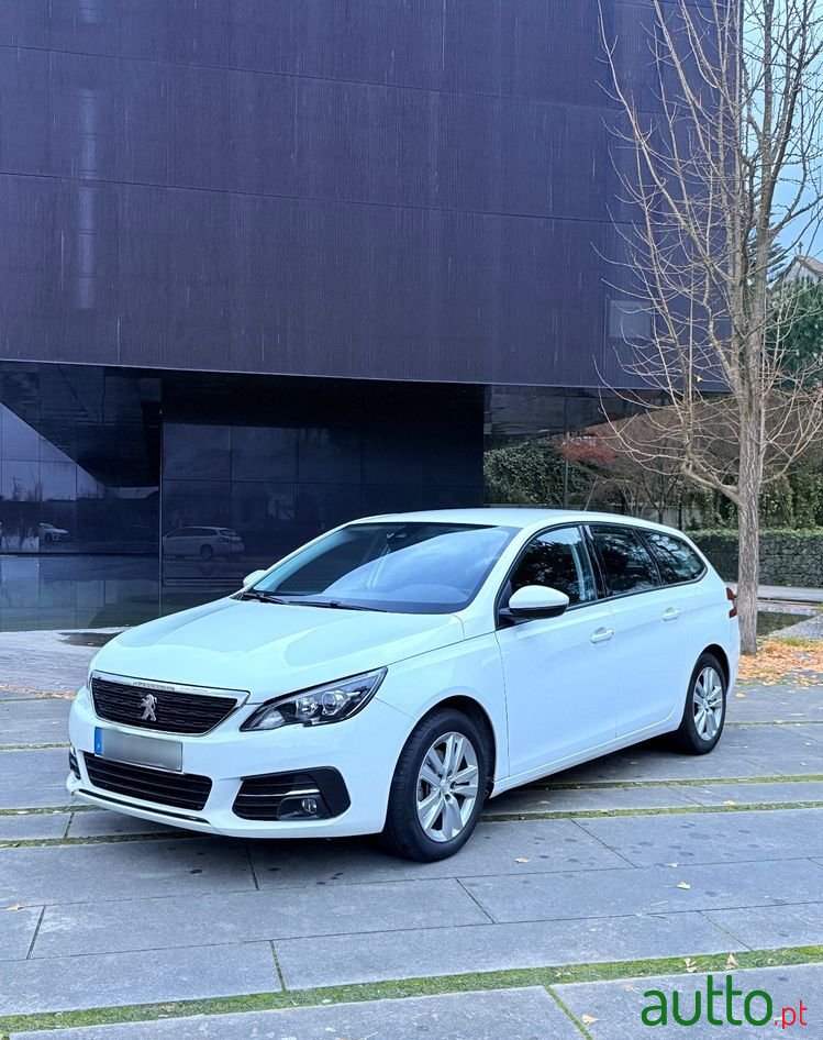 2021' Peugeot 308 Sw photo #1
