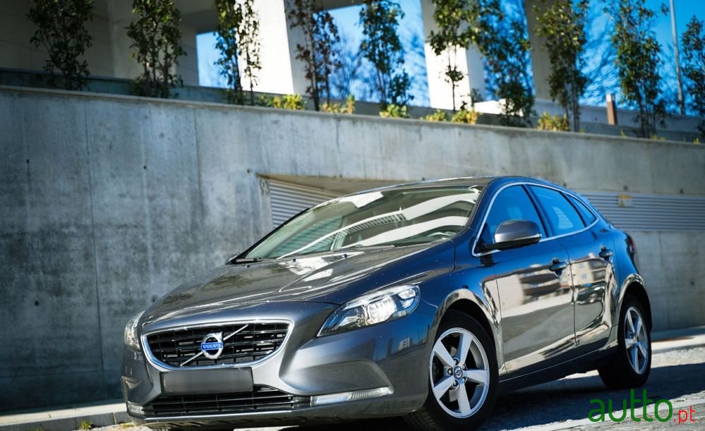 2014' Volvo V40 photo #1