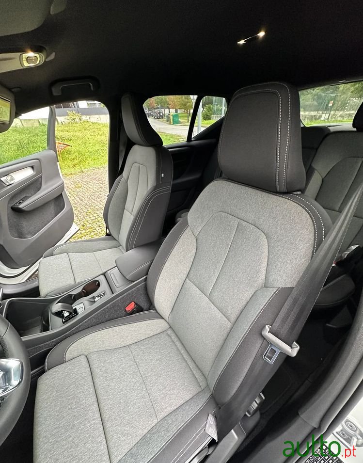 2023' Volvo Xc 40 photo #6