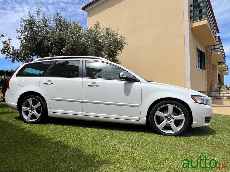 2012' Volvo V50 photo #4