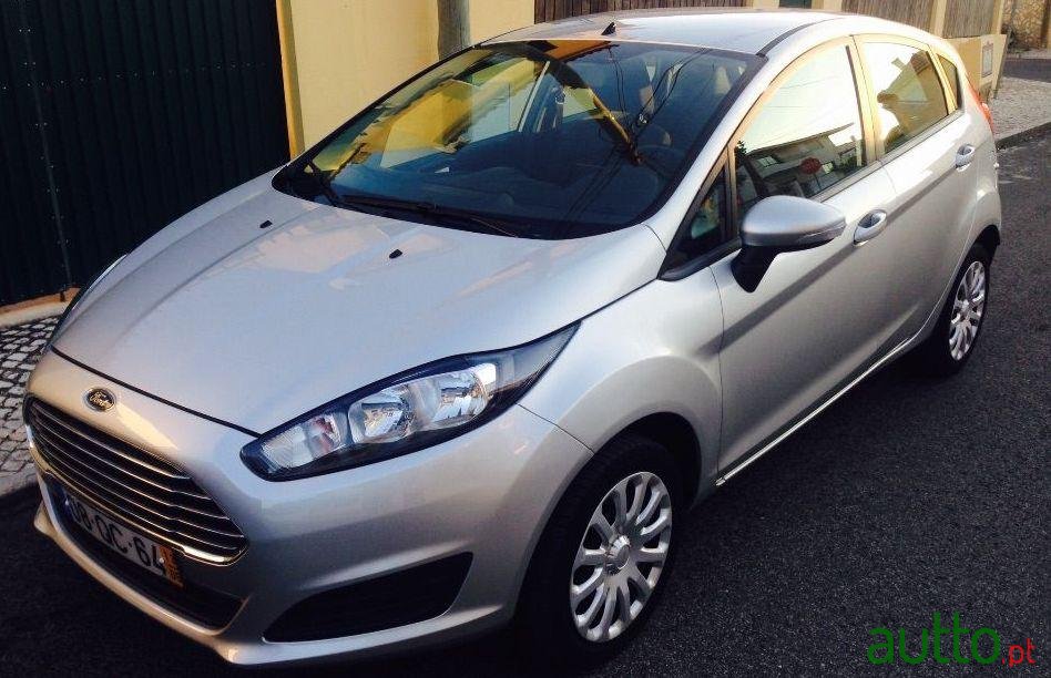 2013' Ford Fiesta Trend photo #1