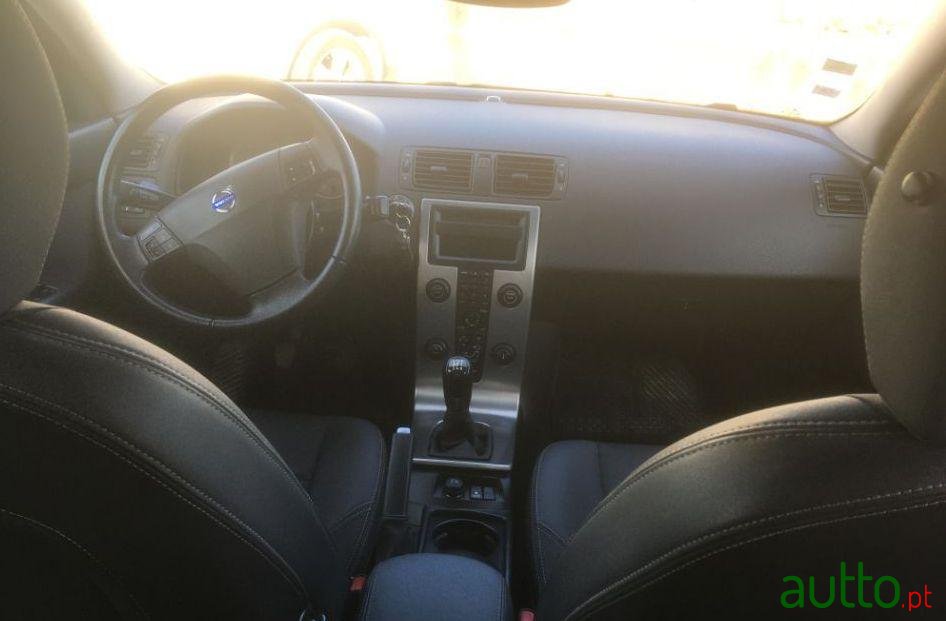 2005' Volvo S40 photo #4