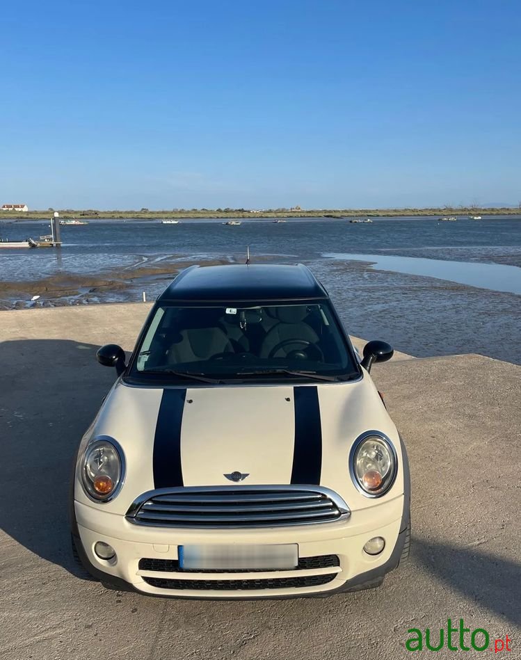 2008' MINI Clubman Cooper D photo #3