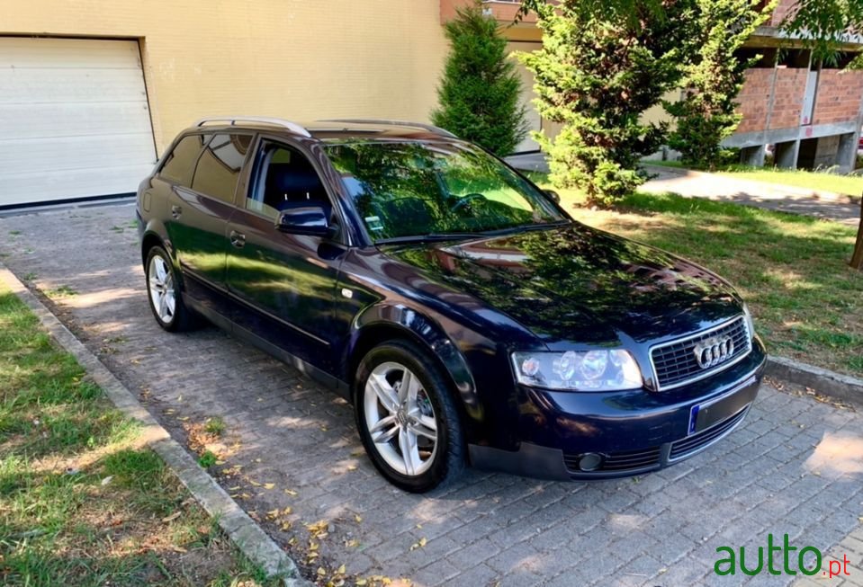 2002' Audi A4 Avant photo #4