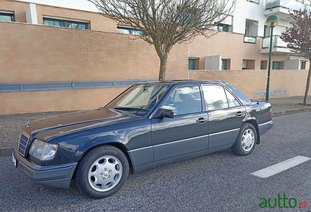 1991' Mercedes-Benz 300 D Turbo photo #5