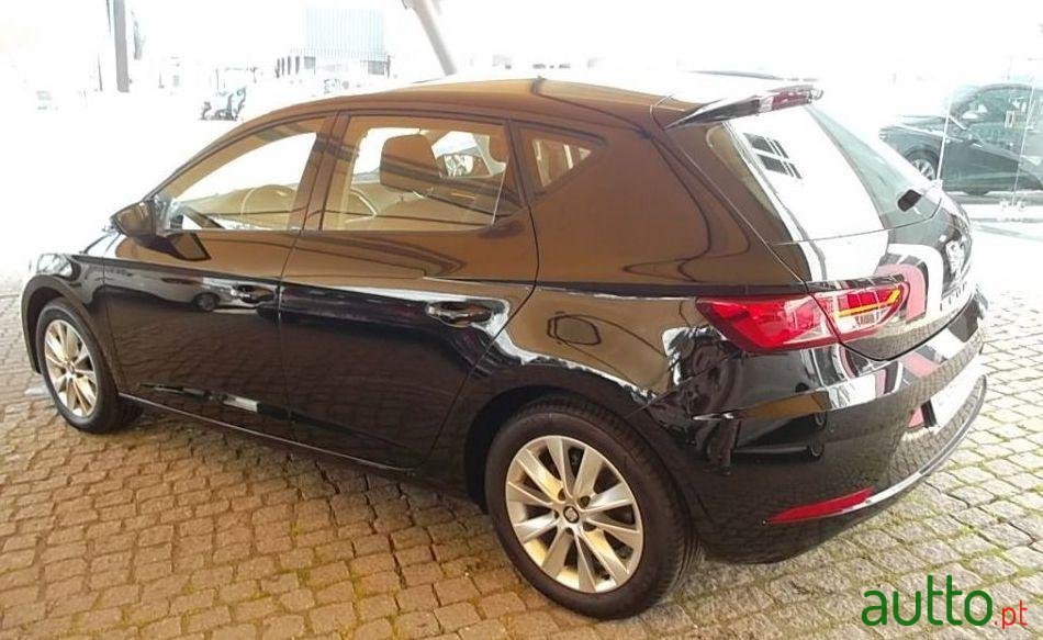 2019' SEAT Leon photo #1