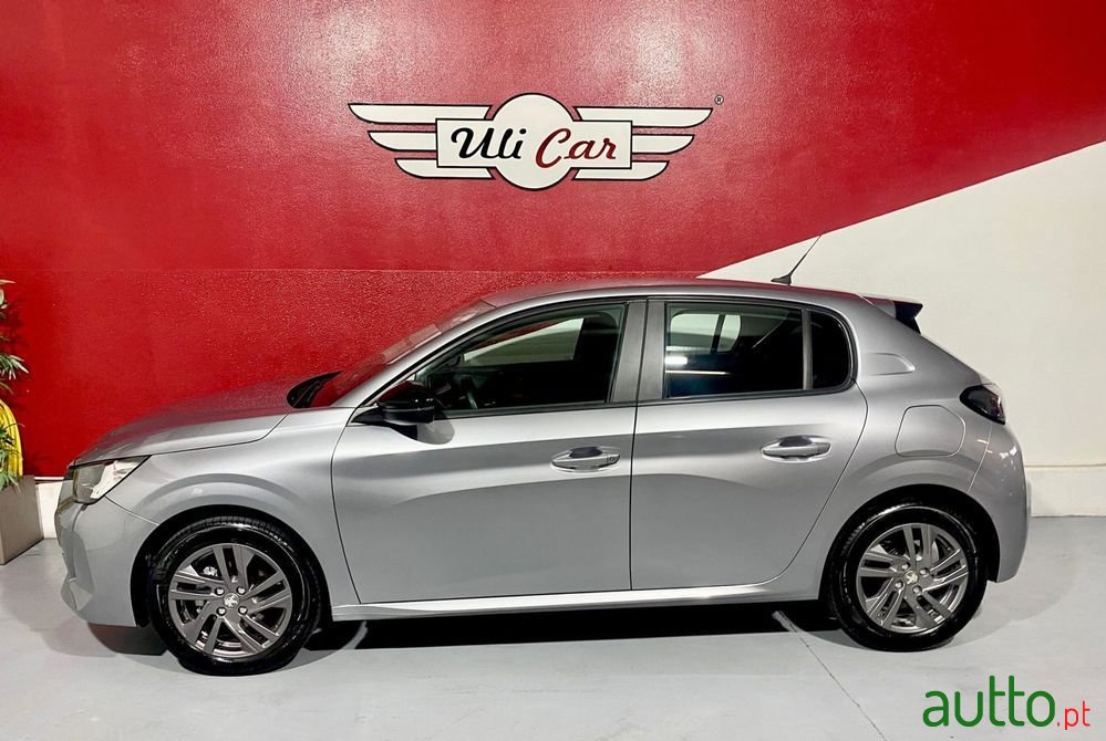 2022' Peugeot 208 photo #2