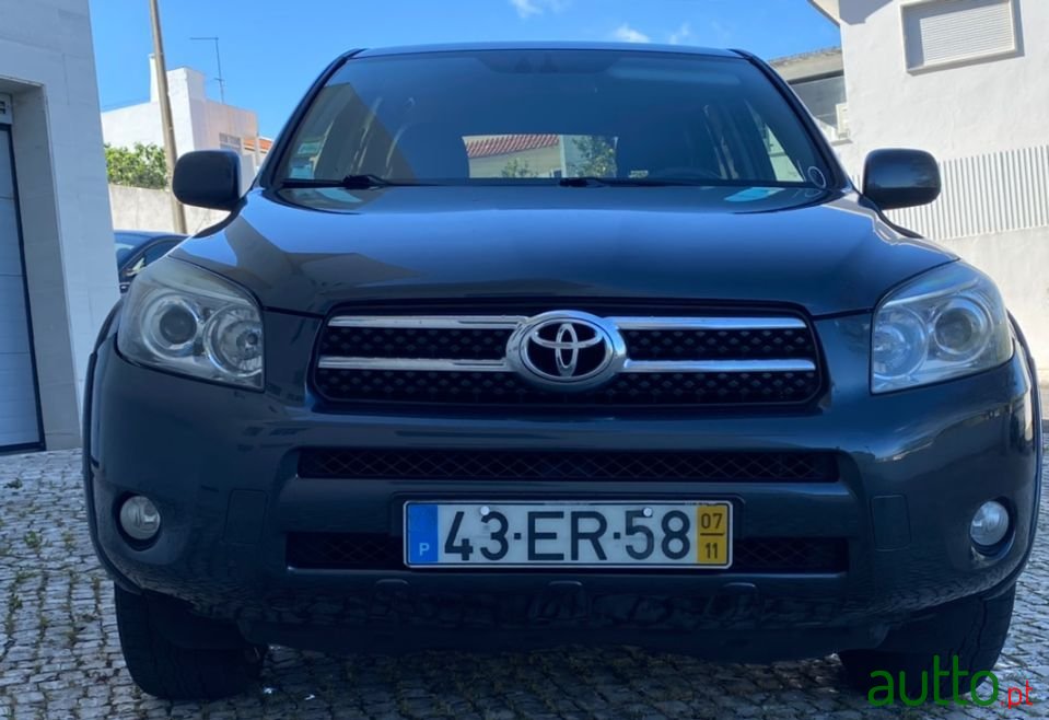 2007' Toyota RAV4 photo #3