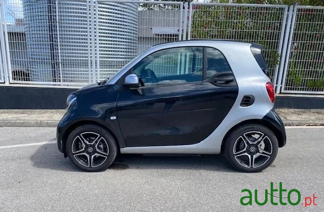 2024' Smart Fortwo Eq Pulse photo #3